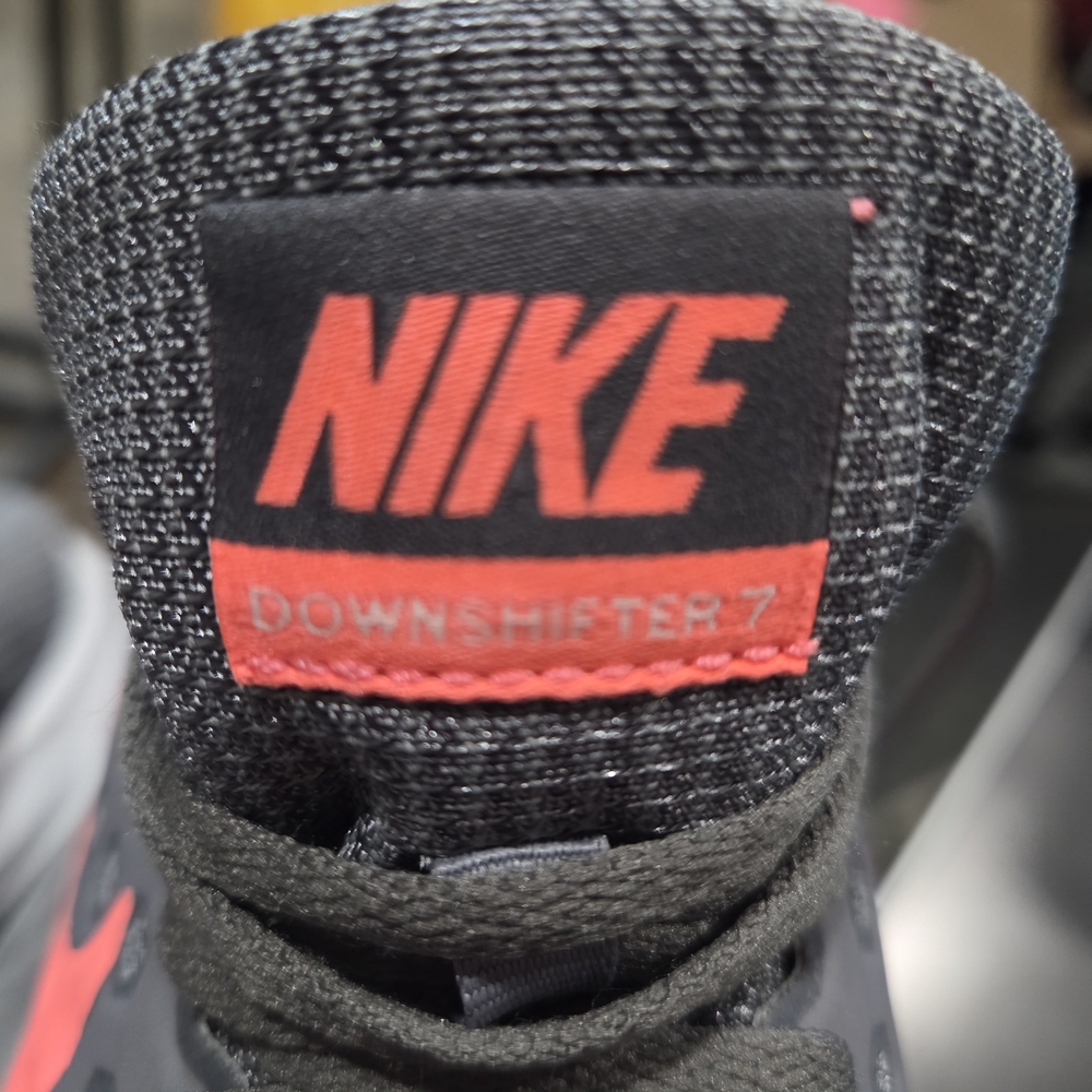 Nike Gray Sneakers with Pink Swoosh - Picture 3 of 11